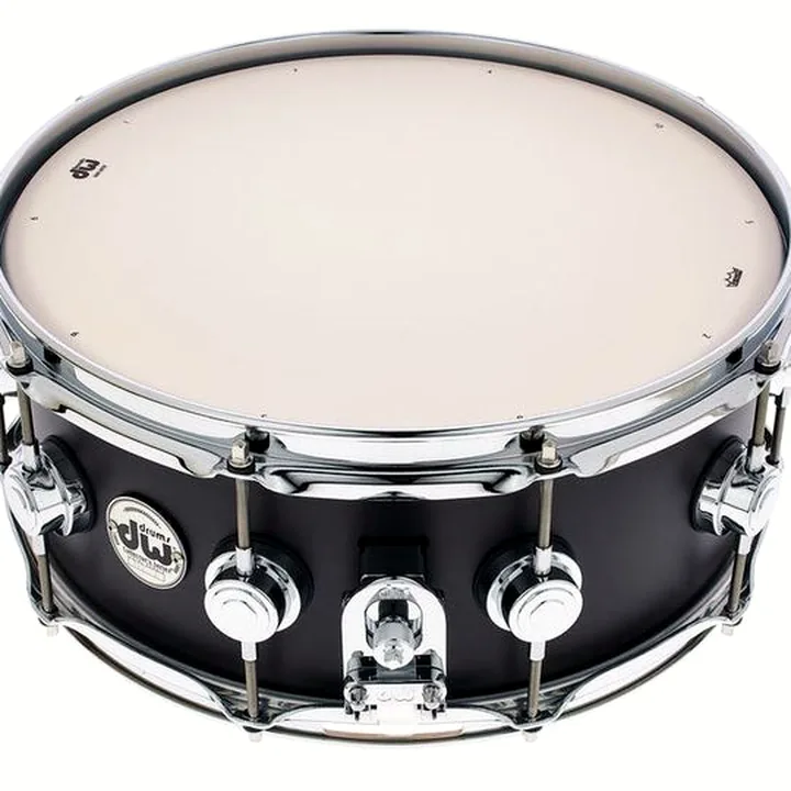 Avis et Test Caisse Claire DW Satin Oil 14″x5,5 Ebony Snare