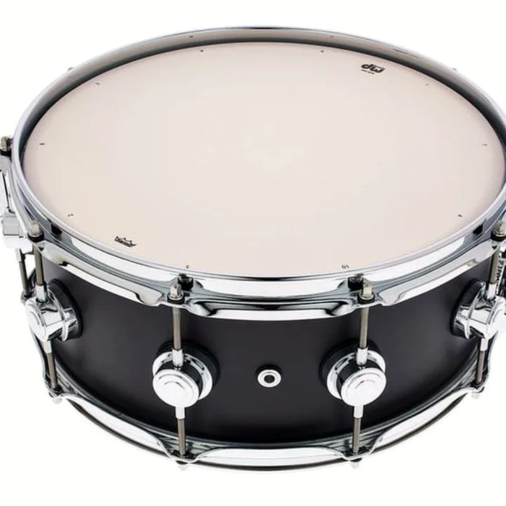 Avis et Test Caisse Claire DW Satin Oil 14″x5,5 Ebony Snare