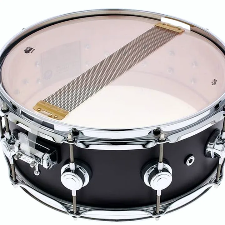 Avis et Test Caisse Claire DW Satin Oil 14″x5,5 Ebony Snare
