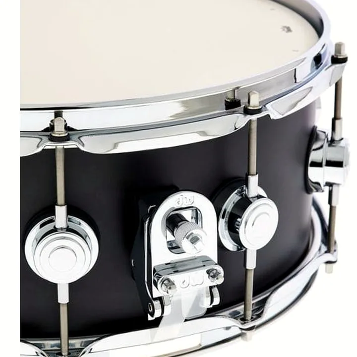 Avis et Test Caisse Claire DW Satin Oil 14″x5,5 Ebony Snare