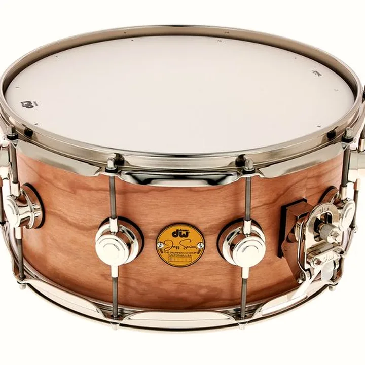 Avis et Test : Caisse-claire DW Satin Oil 14″x6,5″ Cherry Gum