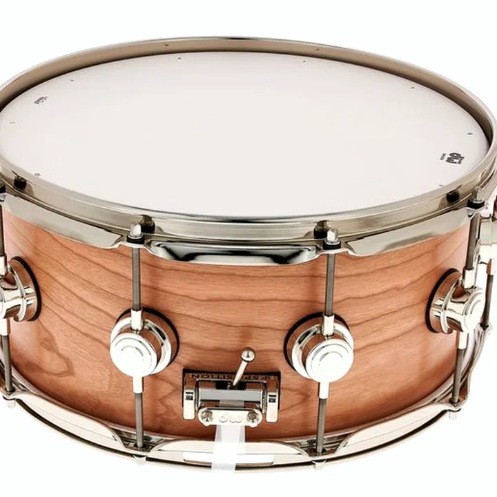 Avis et Test : Caisse-claire DW Satin Oil 14″x6,5″ Cherry Gum