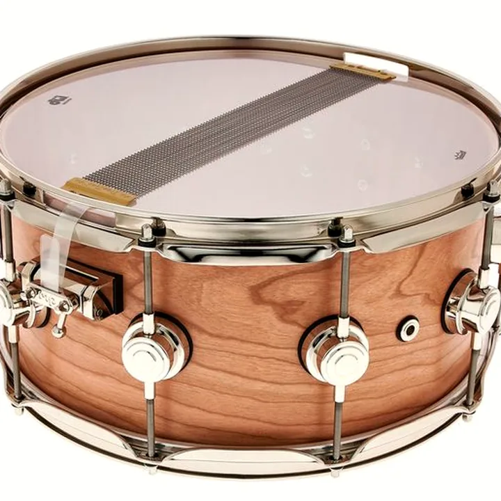 Avis et Test : Caisse-claire DW Satin Oil 14″x6,5″ Cherry Gum