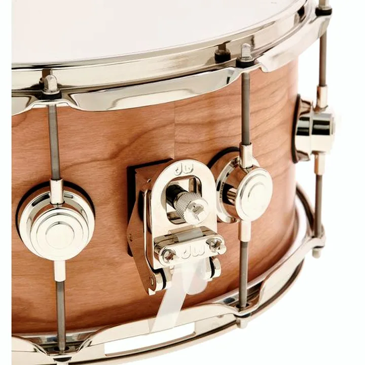 Avis et Test : Caisse-claire DW Satin Oil 14″x6,5″ Cherry Gum