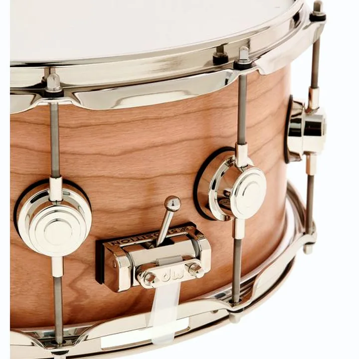 Avis et Test : Caisse-claire DW Satin Oil 14″x6,5″ Cherry Gum