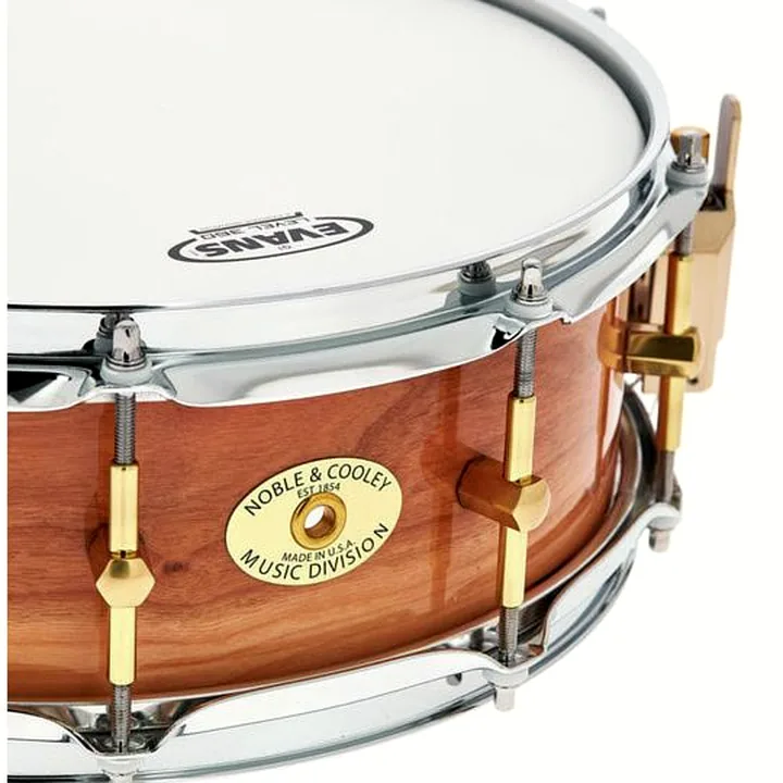 Avis et Test Noble & Cooley 14″x05″ Classic Snare Cherry