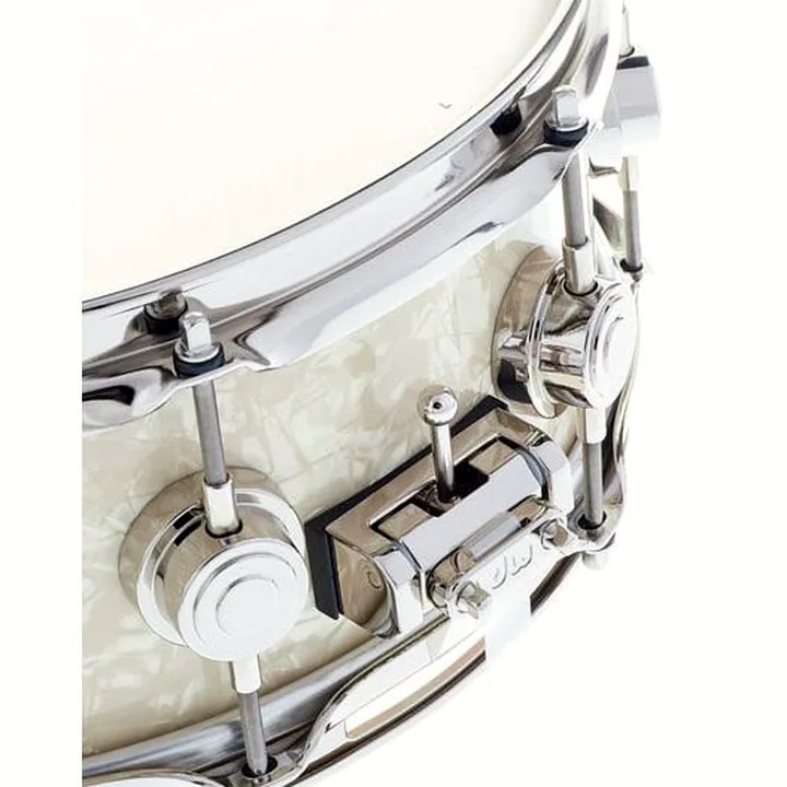 Caisse-Claire DW 14″x05″ Finish Ply Snare Maple / Test, Comparatif, Avis