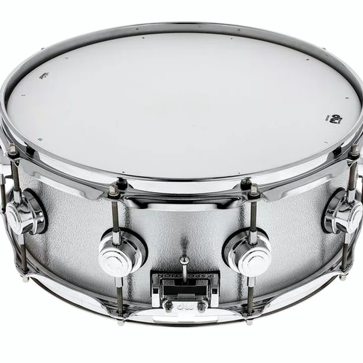 Caisse-claire DW 14″x5,5″ Aluminium Snare Avis, Comparatif et Test