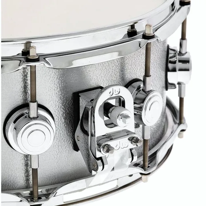 Caisse-claire DW 14″x5,5″ Aluminium Snare Avis, Comparatif et Test