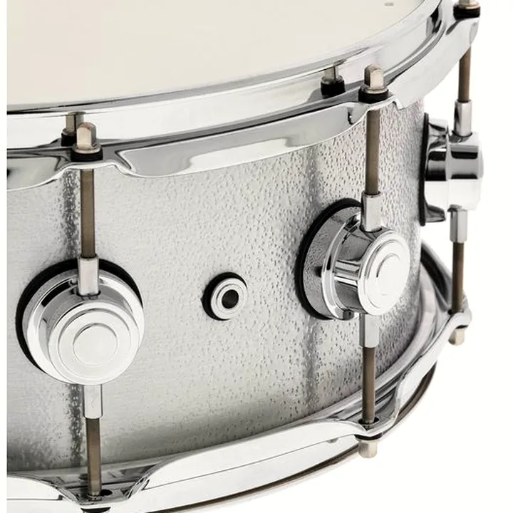 Caisse-claire DW 14″x5,5″ Aluminium Snare Avis, Comparatif et Test