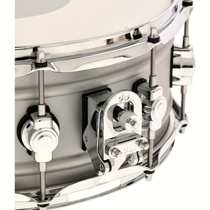 Caisse-claire DW 14″x5,5″ Design Aluminium SD / Avis, Test, Comparatif