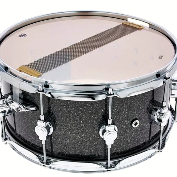Caisse-Claire DW 14″x6,5″ SN Performance Pewter : Comparatif, Avis, Test