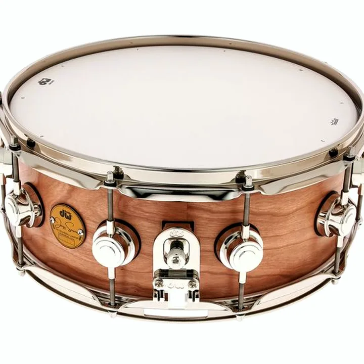 Caisse-claire DW Satin Oil 14″x5,5″ Cherry Gum – Comparatif, Test, Avis