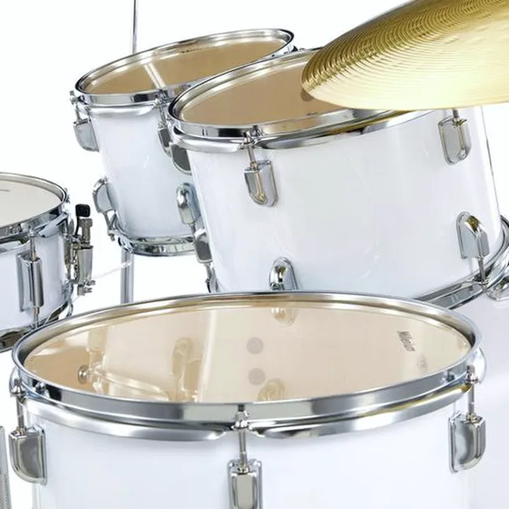 La batterie Millenium Focus 18 Drum Bundle White / Avis, Test & Comparatif