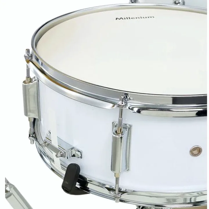 La batterie Millenium Focus 18 Drum Bundle White / Avis, Test & Comparatif