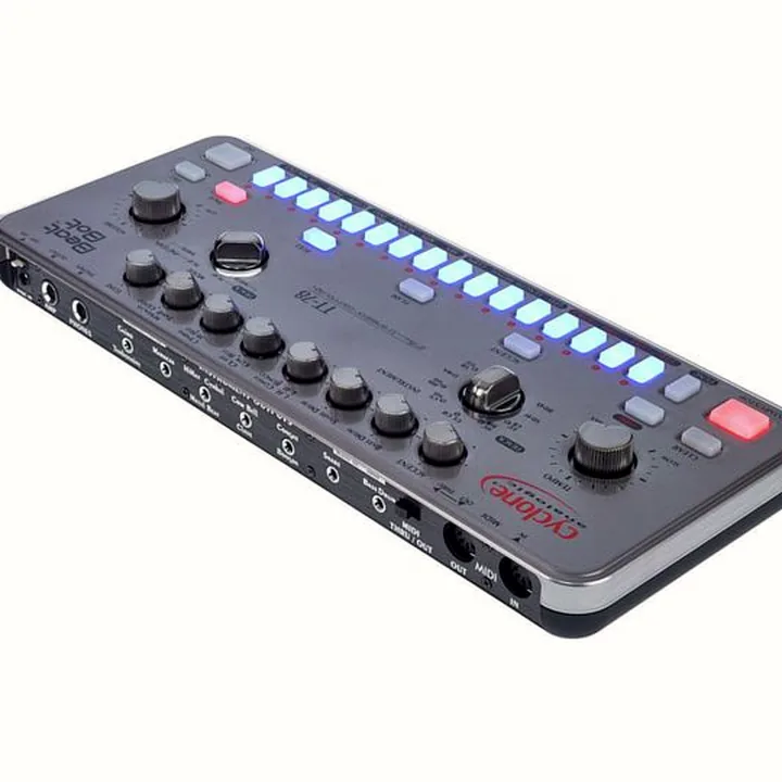 Test & Avis : Cyclone Analogic TT-78 Beat Bot