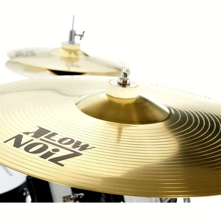 Test & Avis de la batterie acoustique Millenium Youngster Drum Set Bdl. Silver