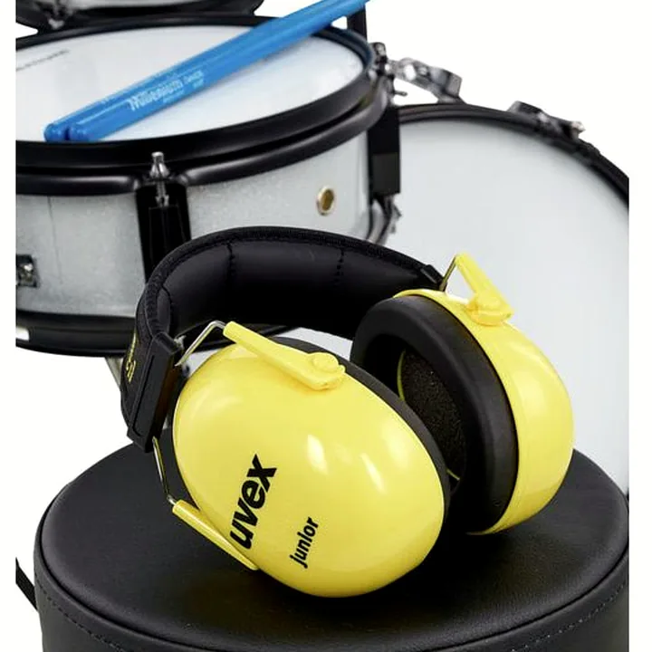 Test & Avis de la batterie acoustique Millenium Youngster Drum Set Bdl. Silver