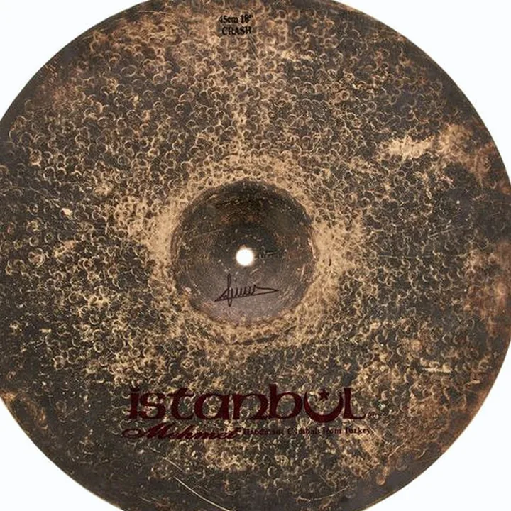Test & Avis de la cymbale crash Istanbul Mehmet 18″ Black Sea 1623 Crash